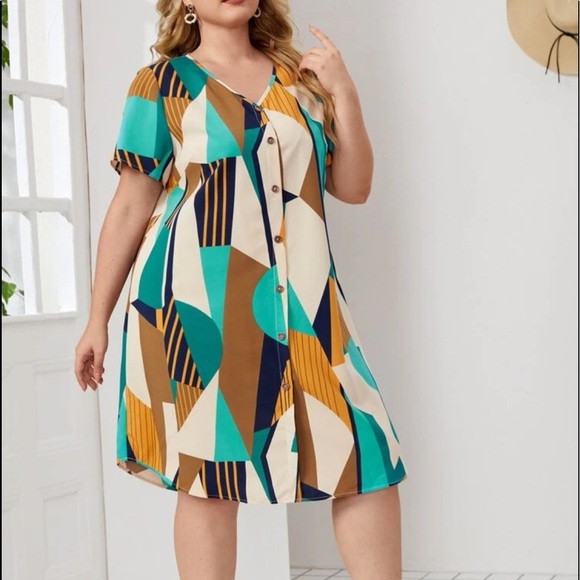 Boho Plus Size Geo Abstract Print Button through Dress - Picture 6 of 14